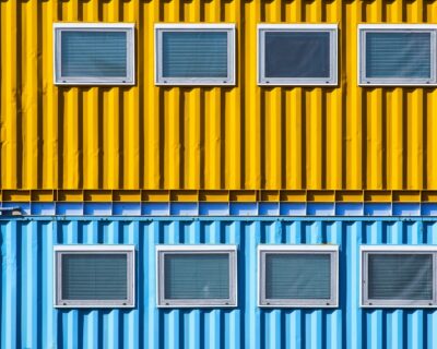 Cum să Amenajezi un Container Maritim ca Spațiu Comercial de Succes în România (Ghid Practic 2026)